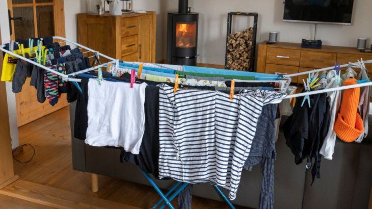 En épocas de humedad y frío, no hay mejor alternativa que el tender para la ropa. En épocas de humedad y frío, no hay mejor alternativa que el tender para la ropa.