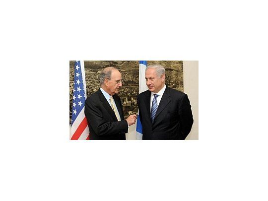 El enviado especial estadounidense para Medio Oriente, George Mitchell