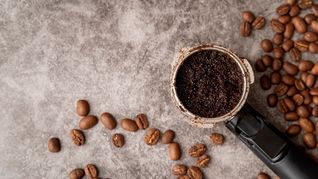 El mejor truco para poder beber café sin que tus dientes se pongan amarillos