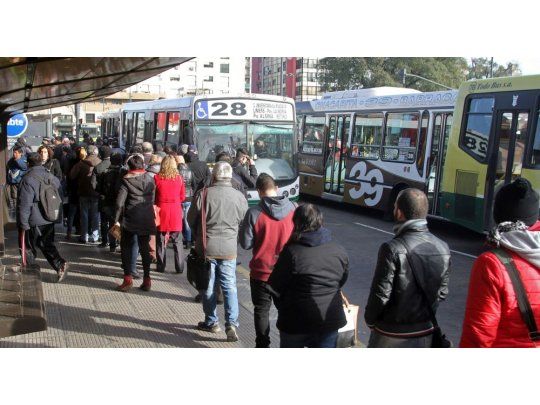 Para cuantificar la escalada de los fondos destinados al transporte, el informe resaltó que desde 2006 cuando las transferencias al sector fueron de $ 1.876 millones los subsidios crecieron 30 veces hasta los $ 56.231 millones de 2015.