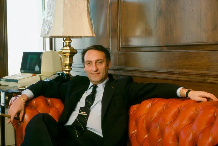 Sandy Weill construyó su carrera en Wall Street a fuerza de fusiones y compras: una estrategia que lo llevó de un inicio modesto a mover millones. Sandy Weill construyó su carrera en Wall Street a fuerza de fusiones y compras: una estrategia que lo llevó de un inicio modesto a mover millones.