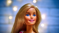 Cómo se vería Barbie si hubiera nacido en México, según la IA.