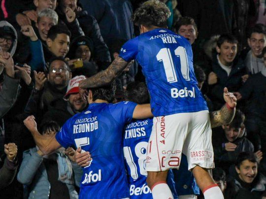 Sube. Argentinos Juniors le ganó a Estudiantes y se subió al podio de la Liga Profesional.