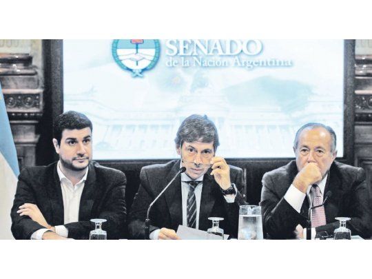 Enroque. El senador radical Luis Naidenoff cedió la titularidad de la bicameral de DNU al ultra-k Marcos Cleri. Ya convocó para enero.