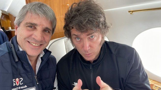 Javier Milei y Luis Caputo hablaron del cepo con el Financial Times.