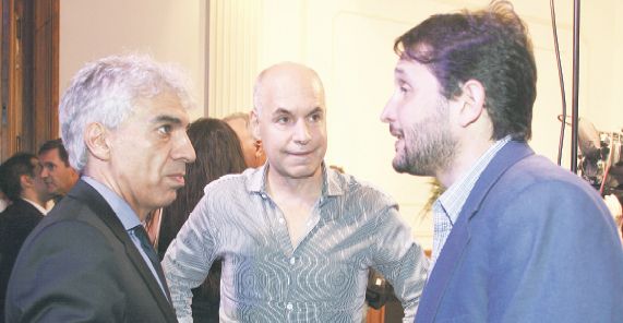 Francisco Mármol conversando con Rodríguez Larreta y Germán Paoloski.