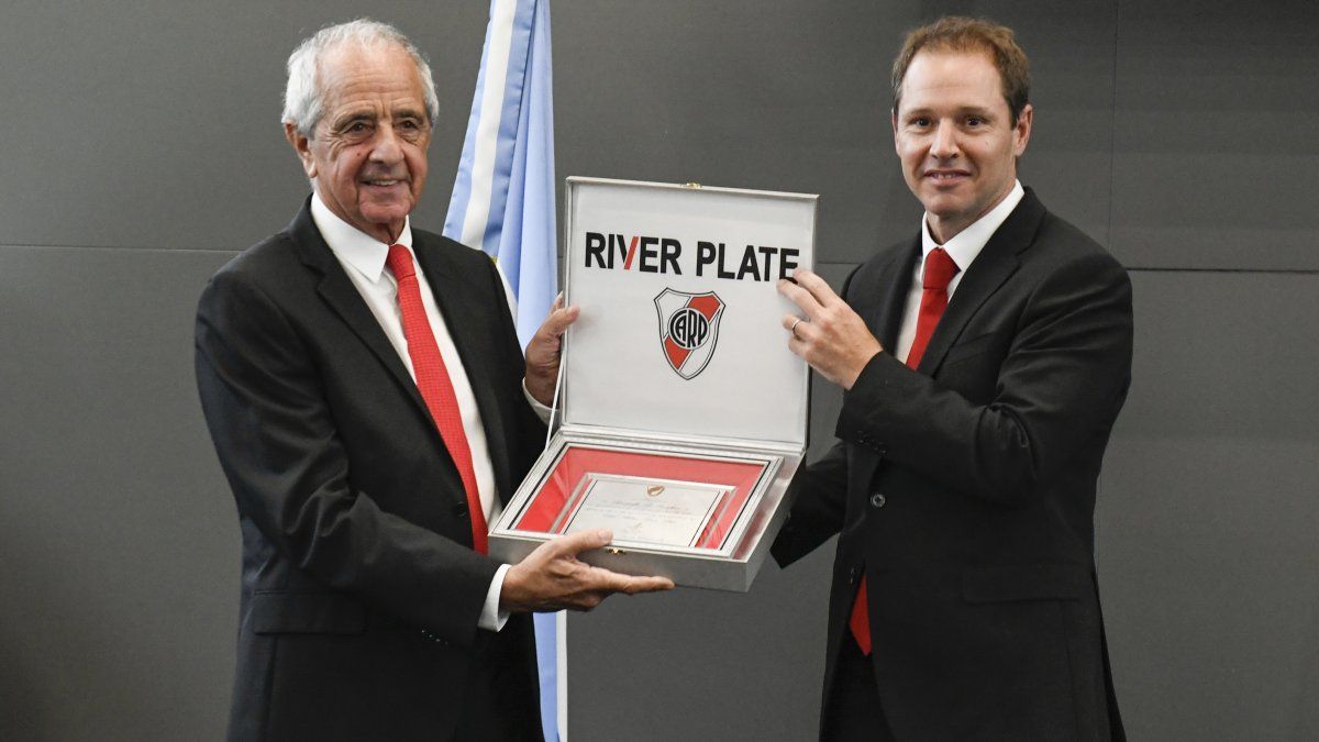 End of an era: D’Onofrio passed command to Brito in River