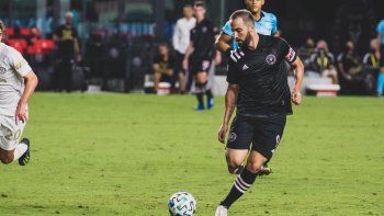 Higuaín, su hermano Federico y González Pirez, con coronavirus.
