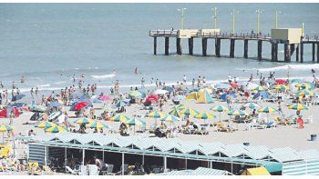 ámbito.com | AMPLITUD. Los 22 km de costa presentan extensas playas, aptas para la práctica de deportes náuticos.