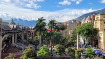 Medellín. Su buen clima y su variada oferta gastronómica, artística y cultural la posicionan como un gran destino para visitar en Colombia&nbsp;