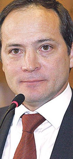 Carlos Espínola