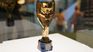 El trofeo Jules Rimet, en conmemoración al presidente de la FIFA que cumplía 25 años en el cargo. 