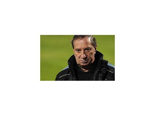 Bilardo aseguró que para frenar a Messi hay que pegarle.