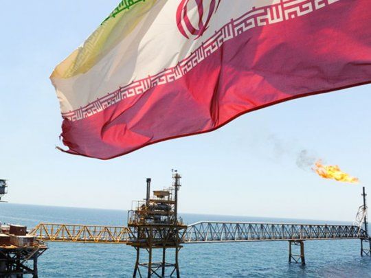 El petróleo se dispara tras el ataque de Israel a Irán.