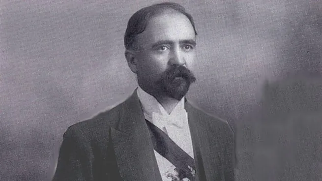 Francisco I. Madero es obligado a prestar su renuncia como Presidente de México en 1913.