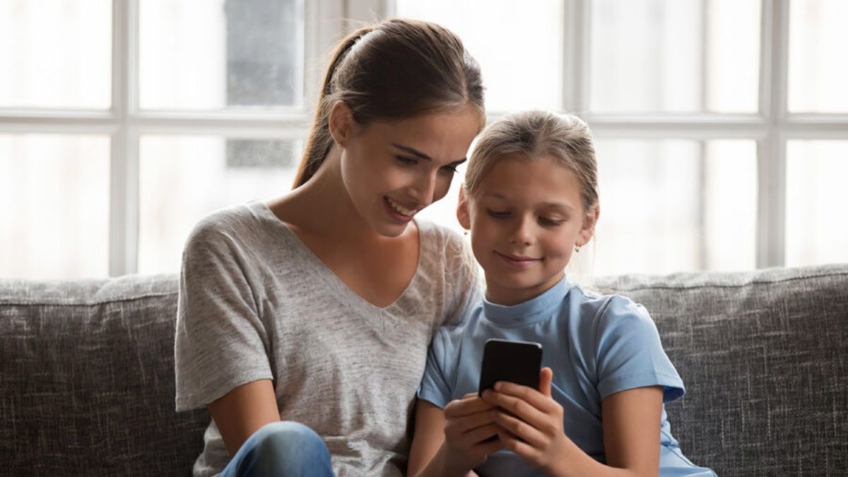 The risks of considering the cell phone as a toy The risks of considering the cell phone as a toy