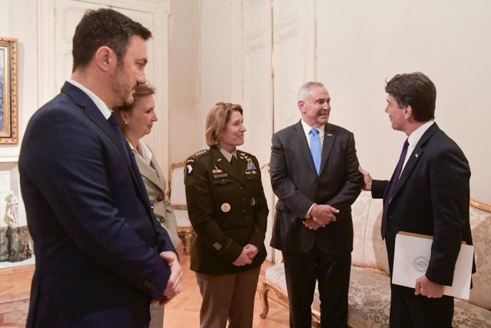 Luis Petri, Diana Mondino, Laura Richardson, Marc Stanley y Nicolás Posse.