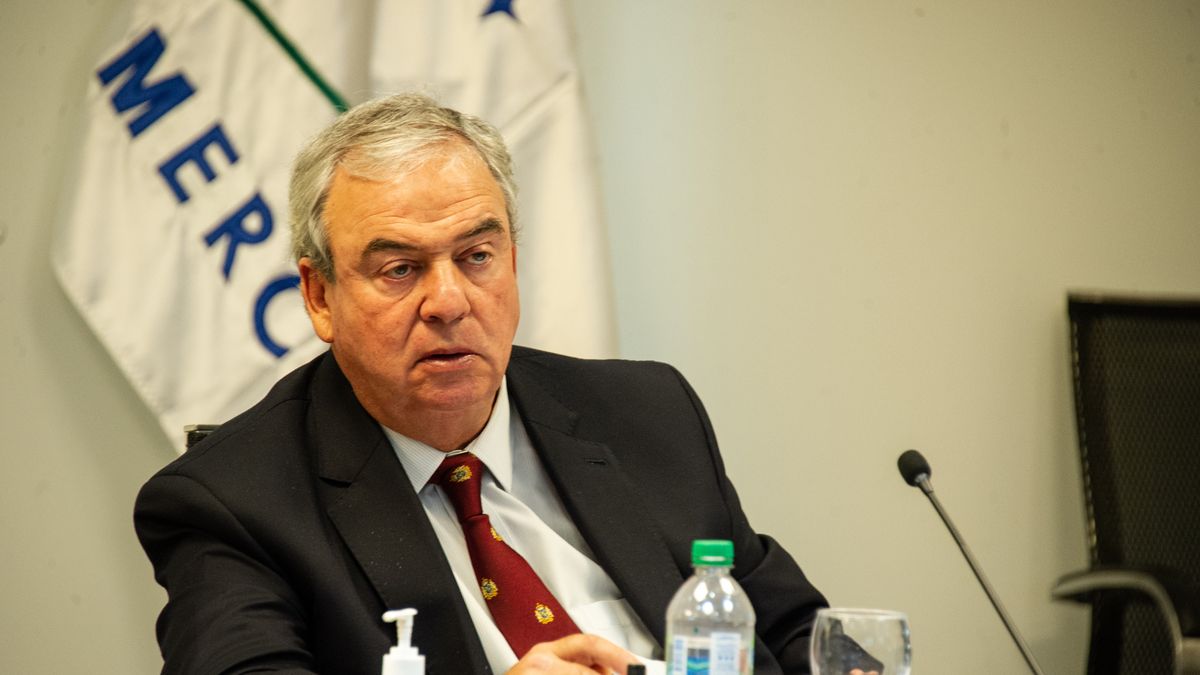 Heber asked that senators from the Frente Amplio swallow their words about Katoen Natie