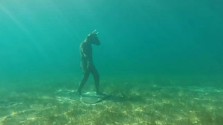 Encontraron una imponente figura en el fondo de un lago en Neuquén