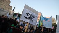 ámbito.com | antorchas marcha universitarias.jpeg