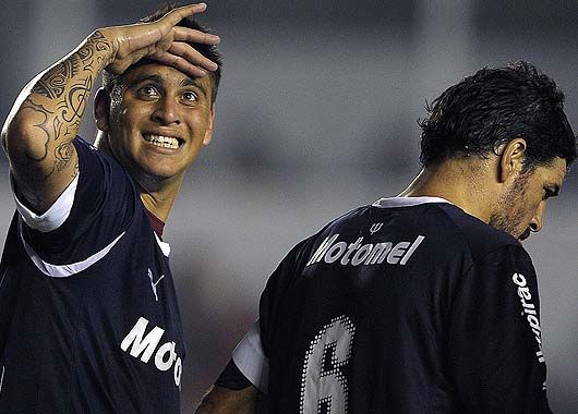 Leonel Núñez convirtió de penal e ilusionó a todo Independiente.
