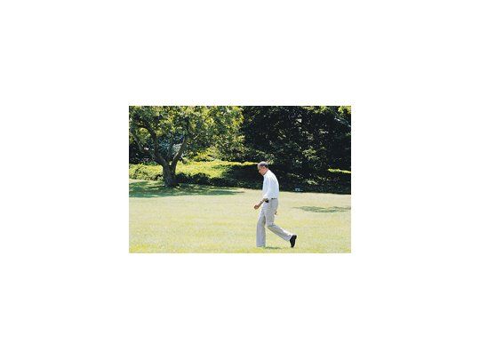 El presidente Barack Obama se muestra en el jardín de la Casa Blanca. A cuatro meses para las elecciones, se tensa la campaña electoral.