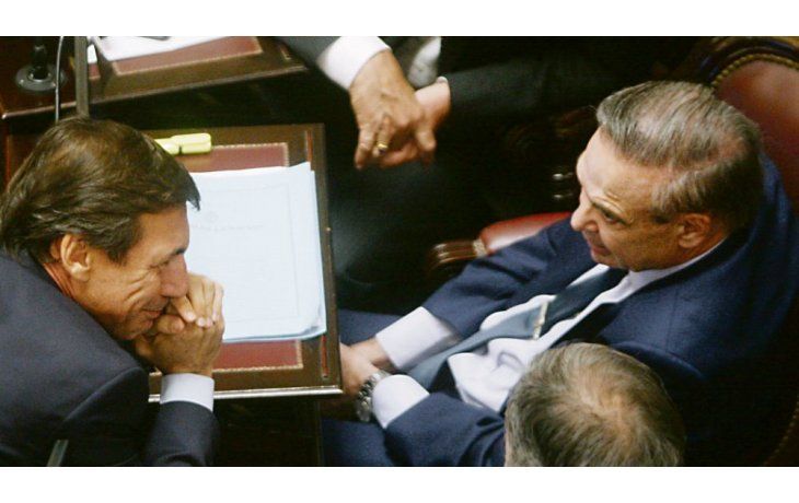 ámbito.com | Diálogo. El jefe del interbloque Cambiemos, Luis Naidenoff (UCR), destacó el consenso logrado en el Senado con la oposición, en particular con el PJ -primera minoría en esa Cámara- que comanda Miguel Pichetto.