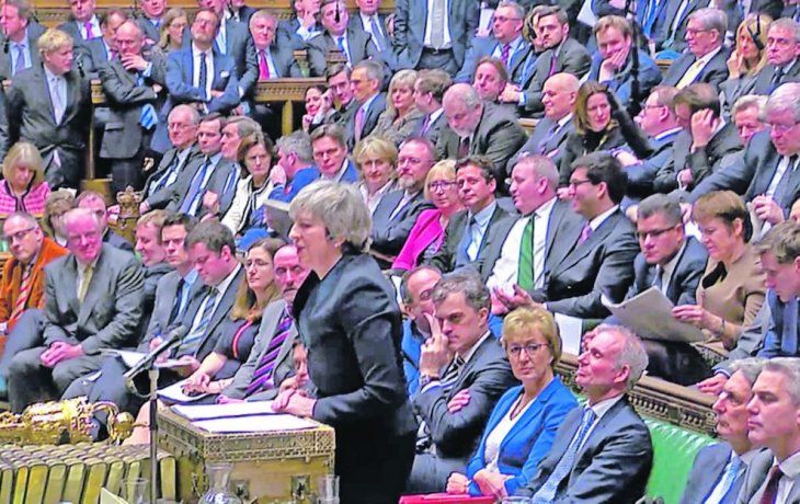DERROTADA. La primera ministra Theresa May insistió hasta último momento en que su plan era el único válido.