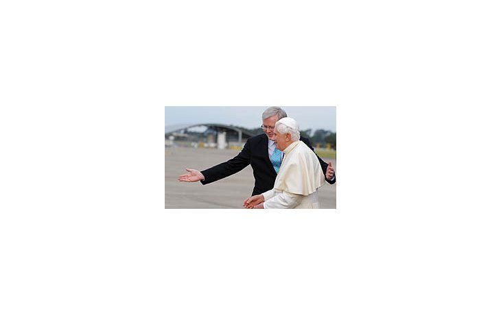 El Papa llegó a Australia donde pedirá perdón por abusos sexuales de religiosos