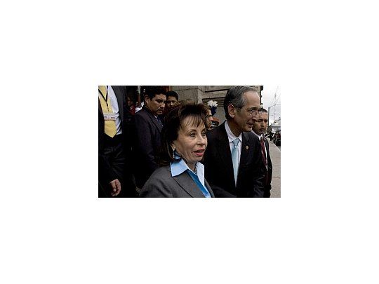 Sandra Torres y su ¿ex? marido, Alvaro Colom, presidente de Guatemala.