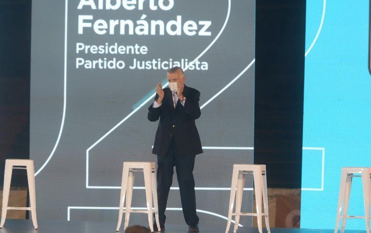 José Luis Gioja deja la presidencia del Partido Justicialista a manos de Alberto Fernández.
