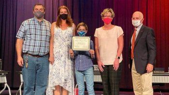 tiene 12 anos, es argentino, y lo consideran uno de los jovenes mas brillantes del mundo