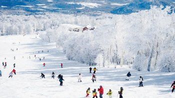 El Ministerio de Turismo y Deportes de la Nación dio a&nbsp; conocer el protocolo para los centros de esquí.
