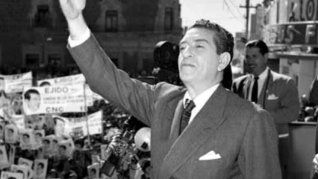 El presidente de México, Adolfo López Mateos, recibe de los Estados Unidos el territorio de El Chamizal. El presidente de México, Adolfo López Mateos, recibe de los Estados Unidos el territorio de El Chamizal.