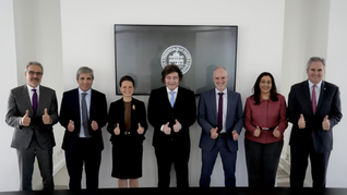 Javier Milei encabezó una reunión con autoridades del Banco Mundial en la Quinta de Olivos. Javier Milei encabezó una reunión con autoridades del Banco Mundial en la Quinta de Olivos.