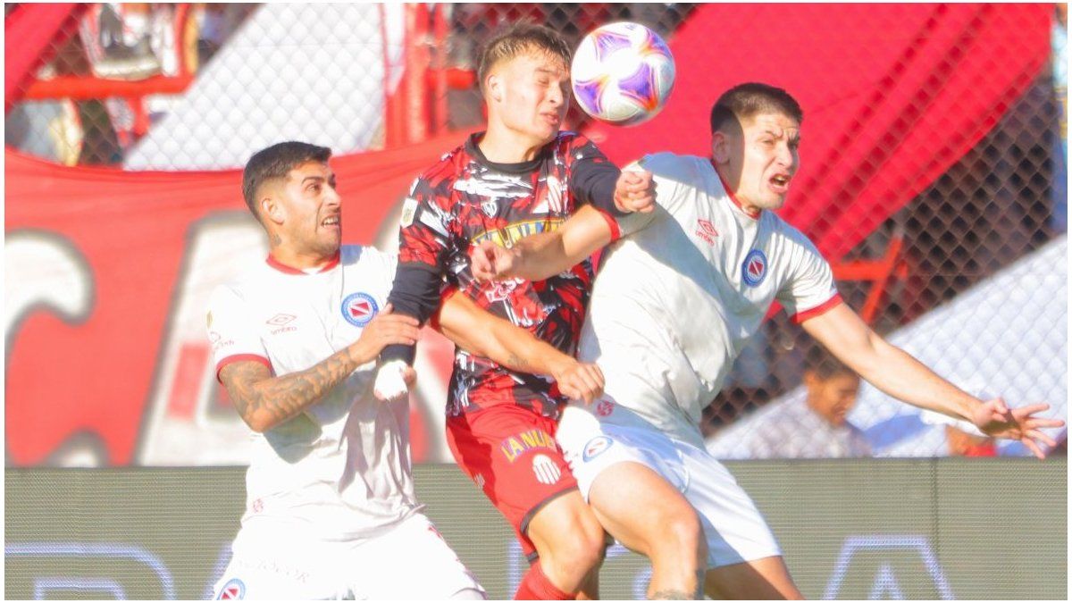 Argentinos Juniors tied and lost ground in the cup positions
