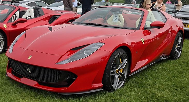 El primer modelo de Ferrari que aparece en el Top 10, el Ferrari 812 GTS El primer modelo de Ferrari que aparece en el Top 10, el Ferrari 812 GTS