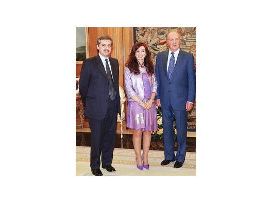 Cristina Kirchner y el jefe de Gabinete, Alberto Fernández, tuvieron una audiencia en el Palacio de la Zarzuela con el rey Juan Carlos.