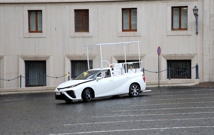 Sedán Toyota Mirai, el actual papamóvil&nbsp;