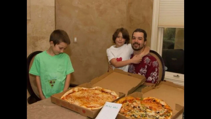 La increíble historia del desarrollador que cambió millones de dólares por apenas dos pizzas. La increíble historia del desarrollador que cambió millones de dólares por apenas dos pizzas.