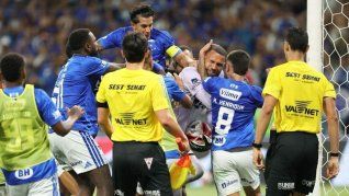 Escandaloso final entre Mineiro y Cruzeiro