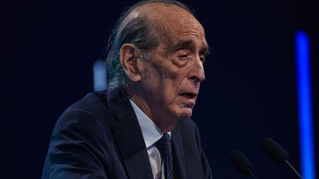 Para Ricardo Arriazu, el Gobierno ya debería haber comprado dólares para sumar a las reservas.