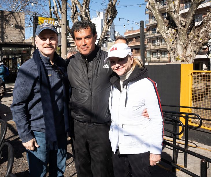Lamelas y su mujer con Orellana, titular del Club Diplomático. Lamelas y su mujer con Orellana, titular del Club Diplomático.
