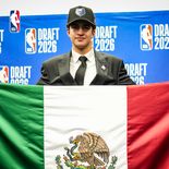 Karim López hizo historia al ser el primer jugador mexicano en haber sido escogido en la primera ronda del Draft de la NBA. Aunque seleccionado por los Pistones de Detroit, juzgará en los Memphis Grizzlies. Karim López hizo historia al ser el primer jugador mexicano en haber sido escogido en la primera ronda del Draft de la NBA. Aunque seleccionado por los Pistones de Detroit, juzgará en los Memphis Grizzlies.