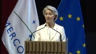 Debemos considerar un aplazamiento en las redes sociales, sugirió la presidenta de la Comisión Europea Úrsula Von der Leyen. Debemos considerar un aplazamiento en las redes sociales, sugirió la presidenta de la Comisión Europea Úrsula Von der Leyen.