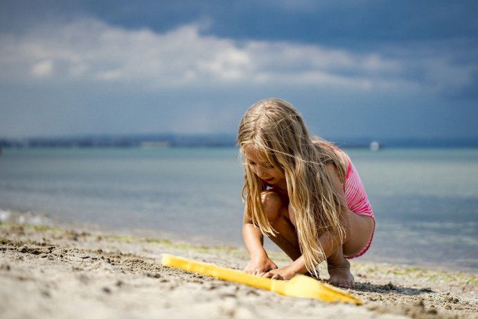 No hace falta sol pleno para cuidarse: en verano, la fotoprotección diaria ayuda a frenar manchas y fotoenvejecimiento aunque esté nublado. No hace falta sol pleno para cuidarse: en verano, la fotoprotección diaria ayuda a frenar manchas y fotoenvejecimiento aunque esté nublado.