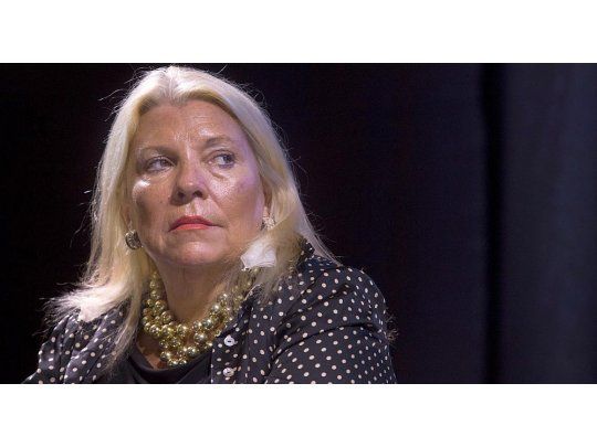 Senadora radical acusó a Carrió de no haber sido responsable en un momento de crisis