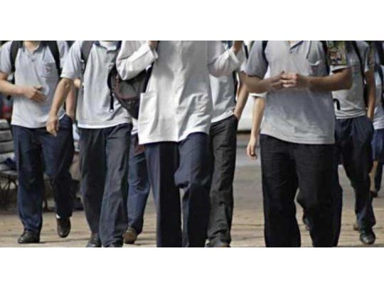 Ministra justificó los diez días más de clase que tendrán alumnos porteños