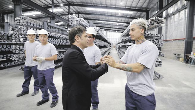 Industria. Axel Kicillof presidió la inauguración de nuevas empresas en el Parque Industrial de Florencio Varela. Allí presentó el lanzamiento de una línea de créditos del Banco Provincia para damnificados por el temporal.