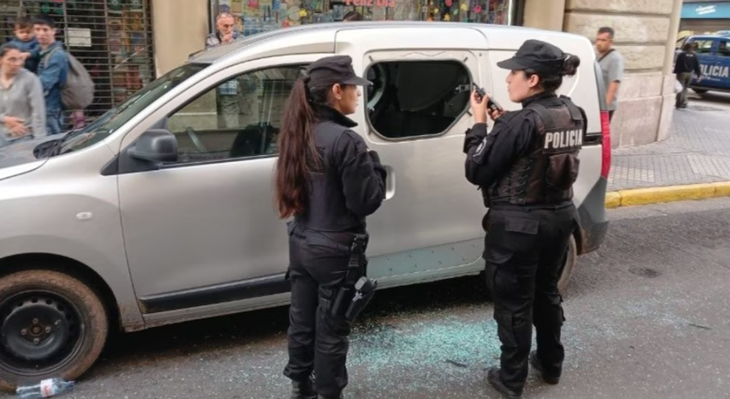 El perro logró ser salvado y el dueño no apareció El perro logró ser salvado y el dueño no apareció 